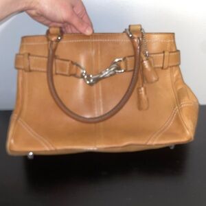 Authentic Vintage Coach Tan Genuine Leather Hamptom Bag Year 2006